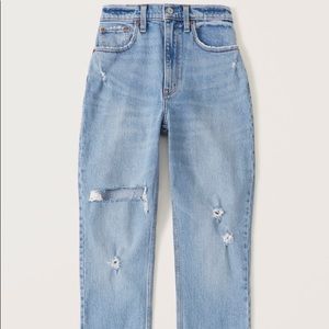 Abercrombie Curve Love 90s Ultra High arise Straight Jean
